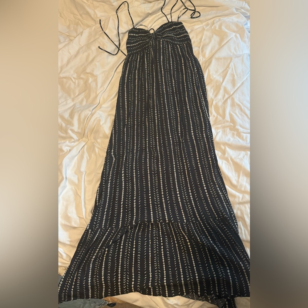 Long Maxi dress size medium only worn once ￼